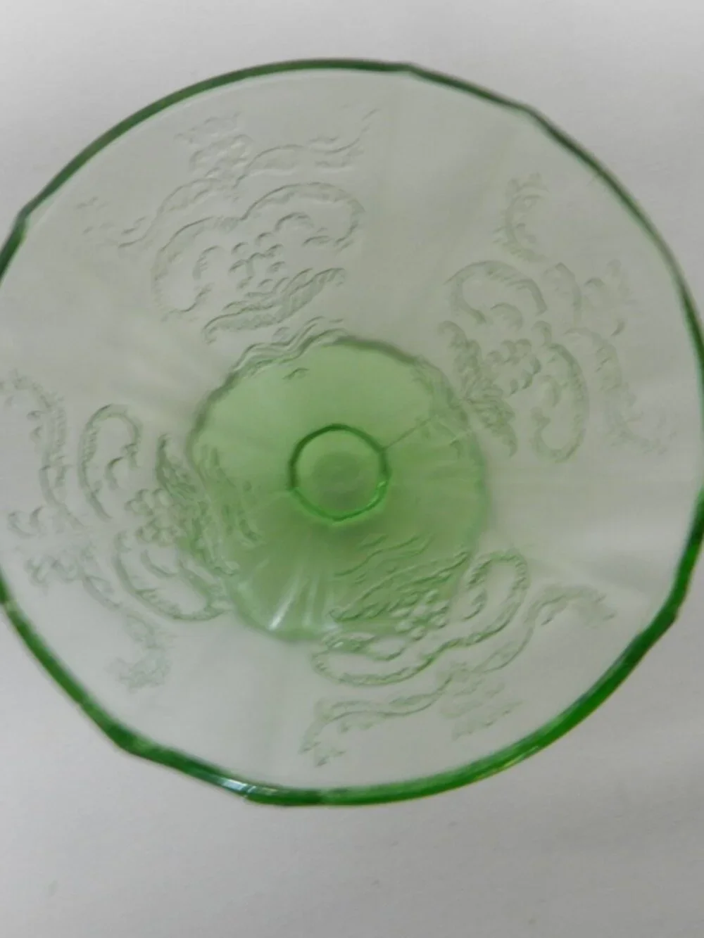 Federal Glass Madrid Vintage Depression Green Cone Shaped Footed bowl Set 4